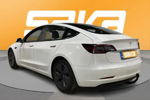 Valkoinen Sedan, Tesla Model 3 – VAR-10006