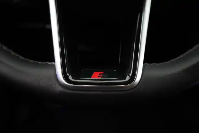  Maastoauto, Audi Q8 e-tron – VAR-10012