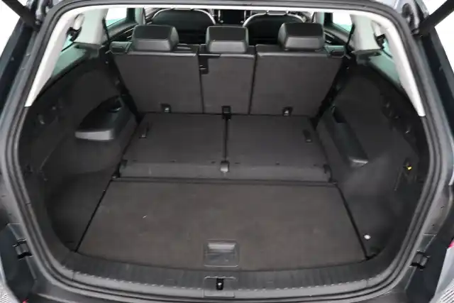 Harmaa Maastoauto, Skoda Kodiaq – VAR-10067