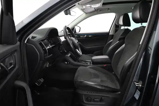 Harmaa Maastoauto, Skoda Kodiaq – VAR-10067