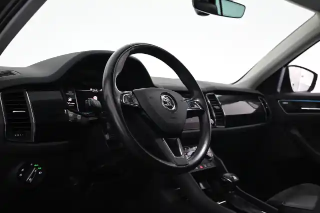 Harmaa Maastoauto, Skoda Kodiaq – VAR-10067