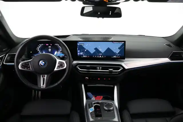 Harmaa Sedan, BMW I4 M50 – VAR-10331