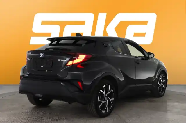 Musta Maastoauto, Toyota C-HR – VAR-10423