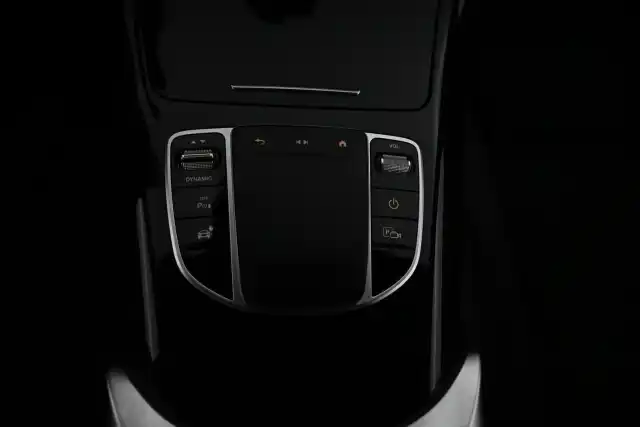 Sininen Maastoauto, Mercedes-Benz EQC – VAR-10425