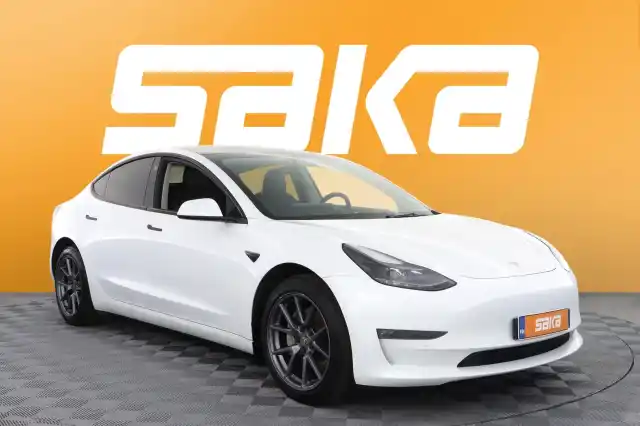 Valkoinen Sedan, Tesla Model 3 – VAR-10472
