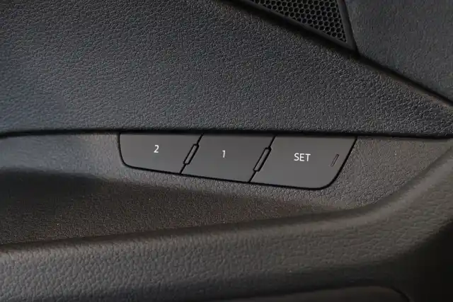 Musta Maastoauto, Audi Q8 e-tron – VAR-10578