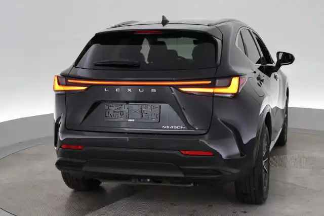 Musta Maastoauto, Lexus NX – VAR-10651