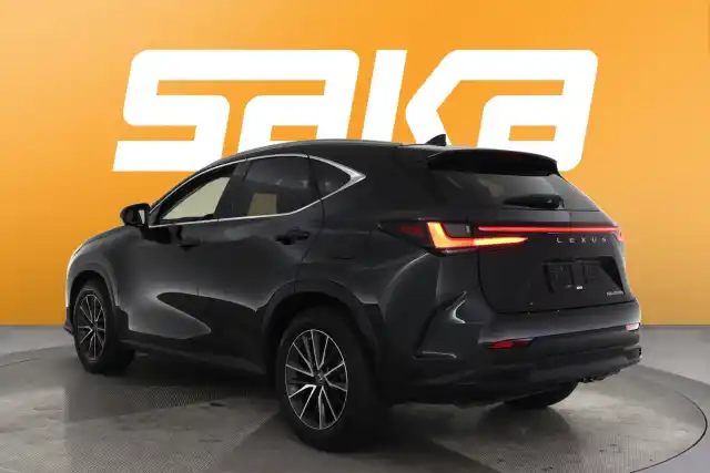 Musta Maastoauto, Lexus NX – VAR-10651