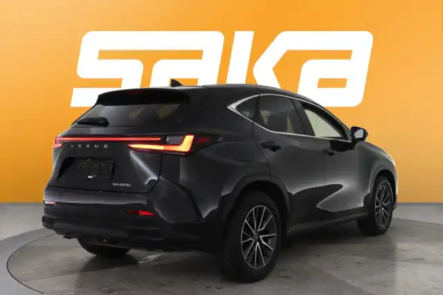 Musta Maastoauto, Lexus NX – VAR-10651