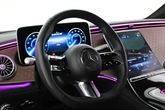 Harmaa Maastoauto, Mercedes-Benz EQS SUV – VAR-10805