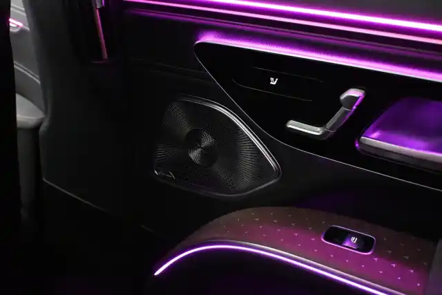 Harmaa Maastoauto, Mercedes-Benz EQS SUV – VAR-10805