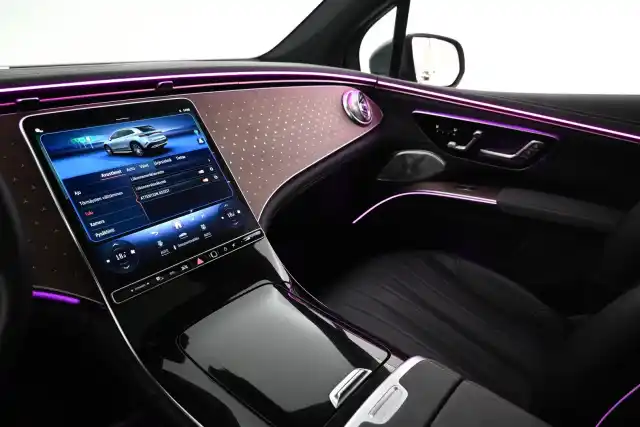 Harmaa Maastoauto, Mercedes-Benz EQS SUV – VAR-10805