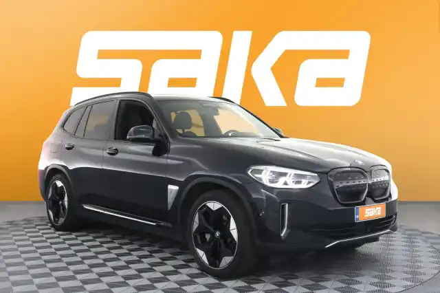Sininen Maastoauto, BMW iX3 – VAR-108257