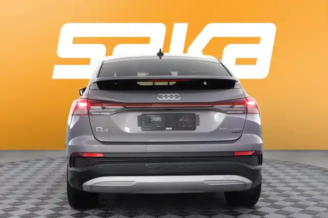 Harmaa Maastoauto, Audi Q4 e-tron – VAR-10909