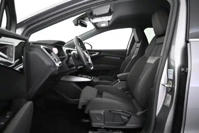 Harmaa Maastoauto, Audi Q4 e-tron – VAR-10909