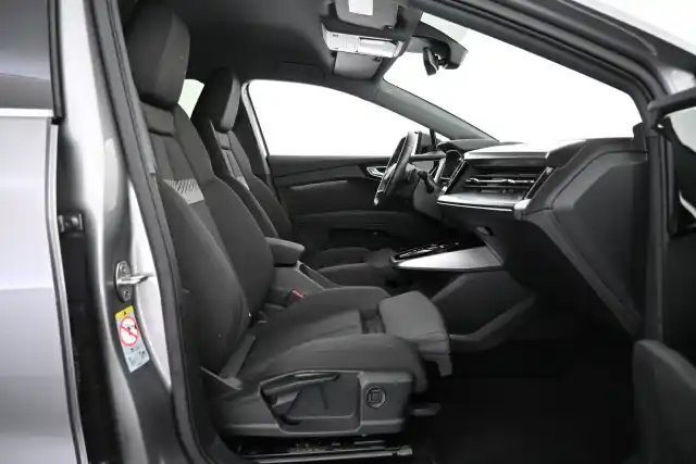 Harmaa Maastoauto, Audi Q4 e-tron – VAR-10909