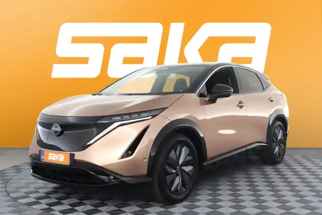 Ruskea Maastoauto, Nissan Ariya – VAR-11110