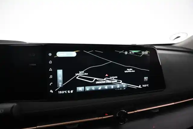 Ruskea Maastoauto, Nissan Ariya – VAR-11110