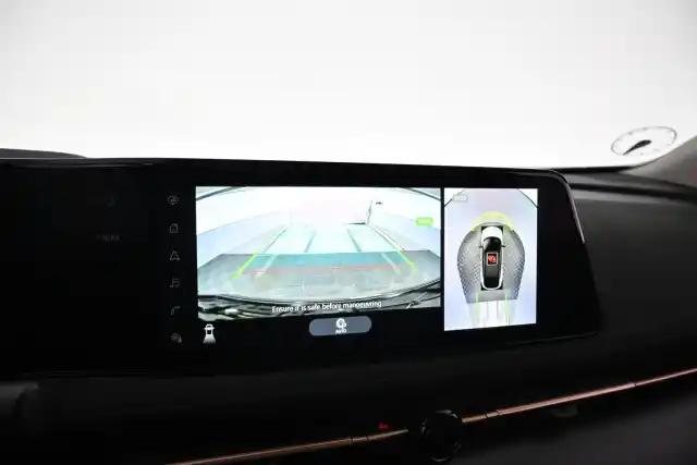 Ruskea Maastoauto, Nissan Ariya – VAR-11110