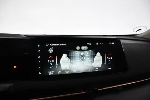 Ruskea Maastoauto, Nissan Ariya – VAR-11110