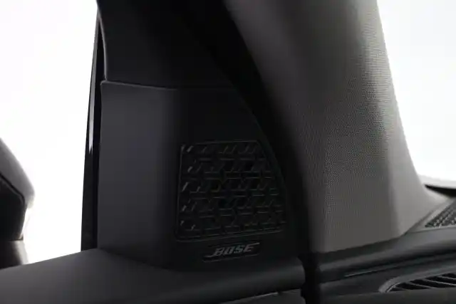 Ruskea Maastoauto, Nissan Ariya – VAR-11110