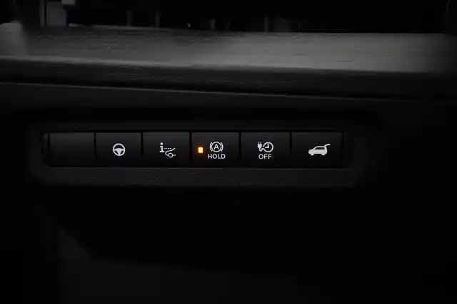 Ruskea Maastoauto, Nissan Ariya – VAR-11110
