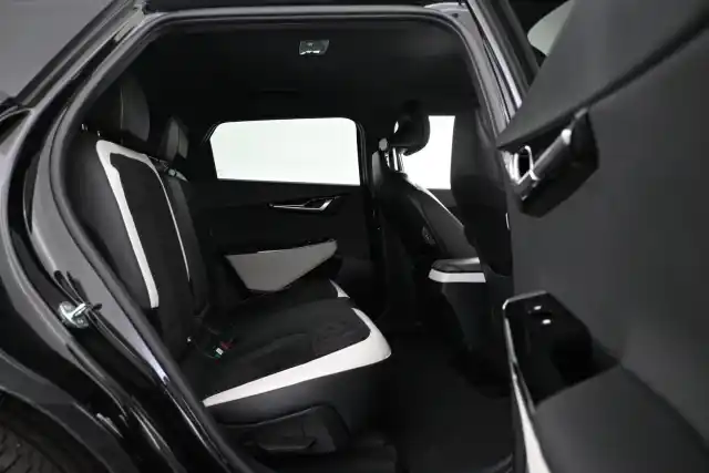 Musta Maastoauto, Kia EV6 – VAR-11132