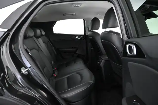 Musta Farmari, Kia XCeed – VAR-11238