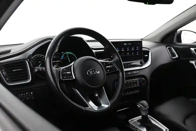 Musta Farmari, Kia XCeed – VAR-11238