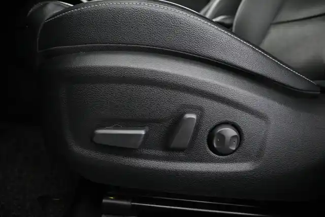 Musta Farmari, Kia XCeed – VAR-11238