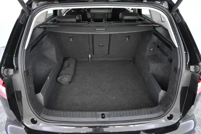 Musta Maastoauto, Skoda Enyaq – VAR-11259