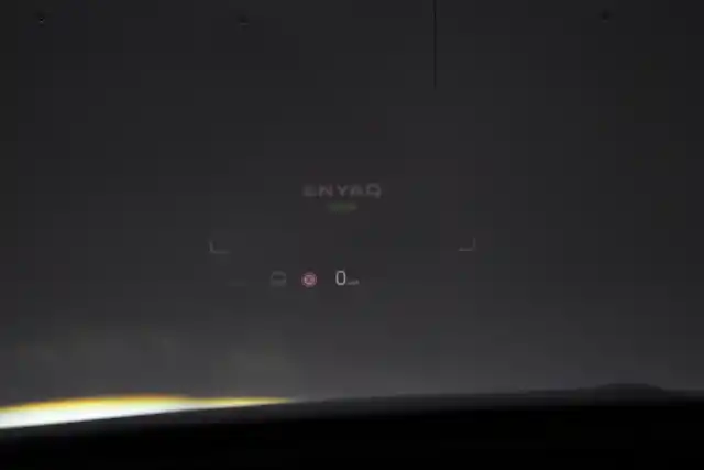 Musta Maastoauto, Skoda Enyaq – VAR-11259