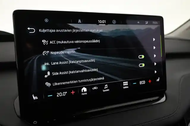 Musta Maastoauto, Skoda Enyaq – VAR-11259