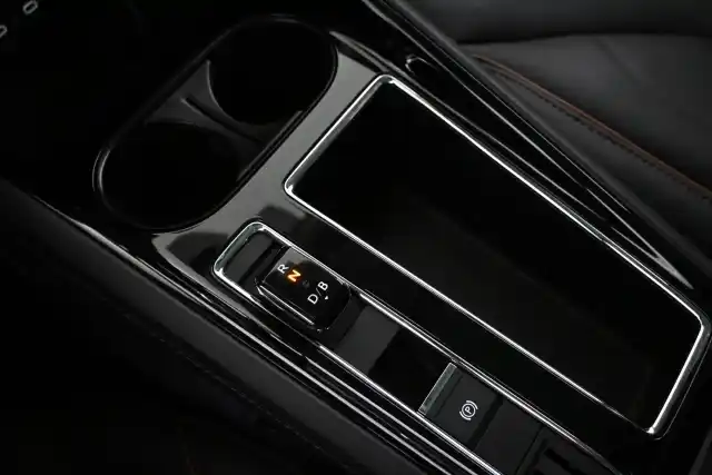 Musta Maastoauto, Skoda Enyaq – VAR-11259