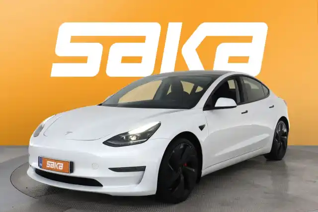 Valkoinen Sedan, Tesla Model 3 – VAR-11271