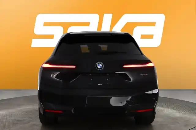 Musta Maastoauto, BMW iX – VAR-11441