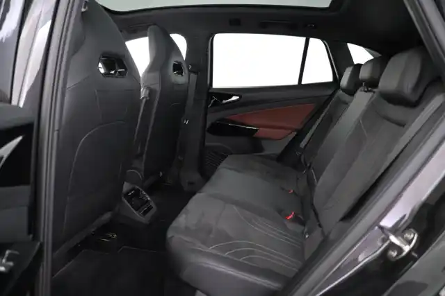 Harmaa Maastoauto, Volkswagen ID.4 – VAR-11554
