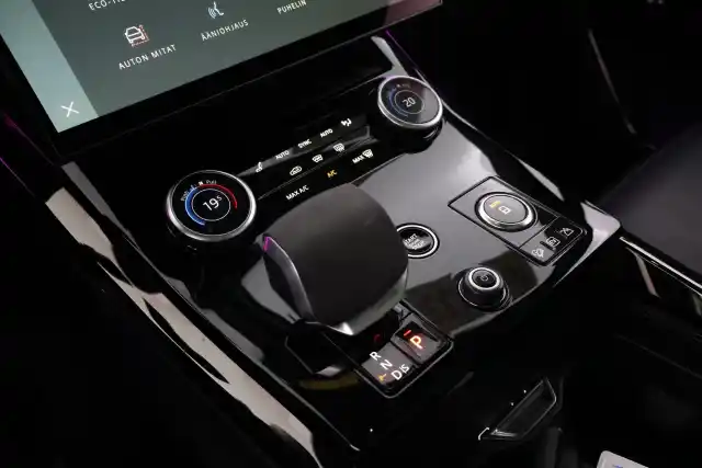 Vihreä Maastoauto, Land Rover Range Rover Sport – VAR-115770