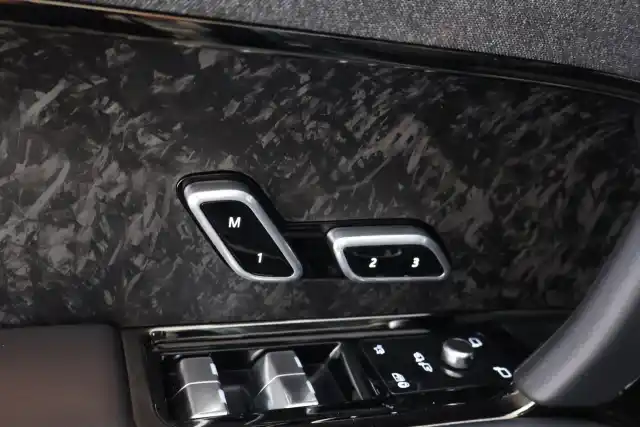 Vihreä Maastoauto, Land Rover Range Rover Sport – VAR-115770