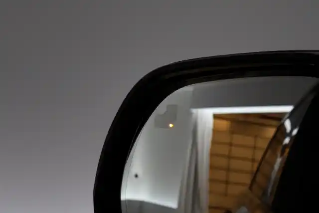 Vihreä Maastoauto, Land Rover Range Rover Sport – VAR-115770