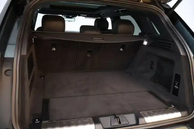 Vihreä Maastoauto, Land Rover Range Rover Sport – VAR-115770
