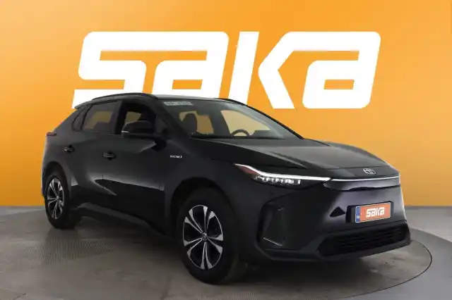 Musta Viistoperä, Toyota bZ4X – VAR-11629