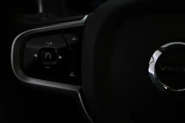 Harmaa Maastoauto, Volvo XC90 – VAR-11638