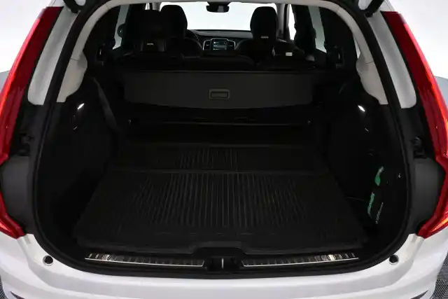 Harmaa Maastoauto, Volvo XC90 – VAR-11638