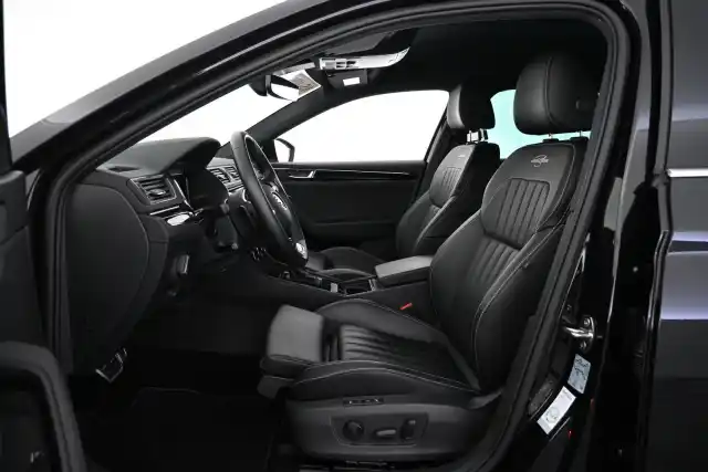 Musta Farmari, Skoda Superb – VAR-11643