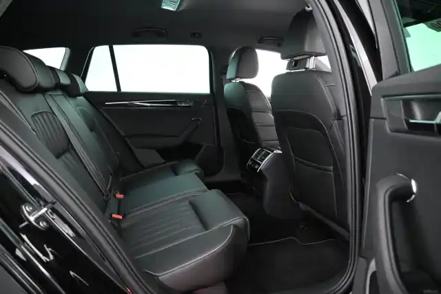 Musta Farmari, Skoda Superb – VAR-11643