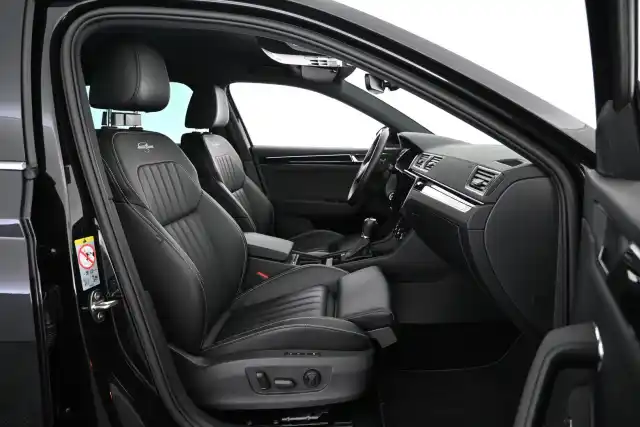Musta Farmari, Skoda Superb – VAR-11643