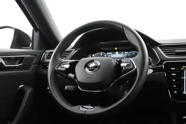 Musta Farmari, Skoda Superb – VAR-11643