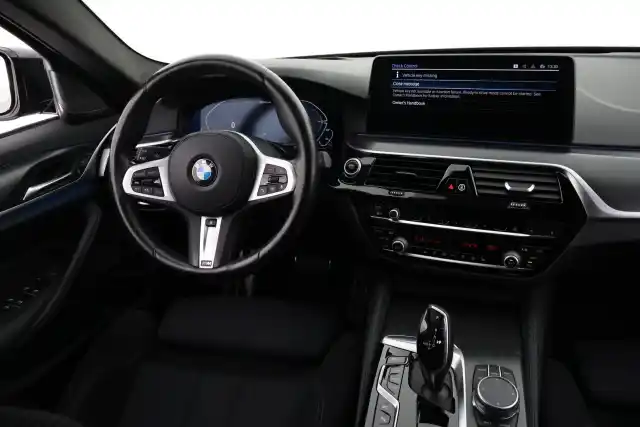 Musta Farmari, BMW 530 – VAR-11727