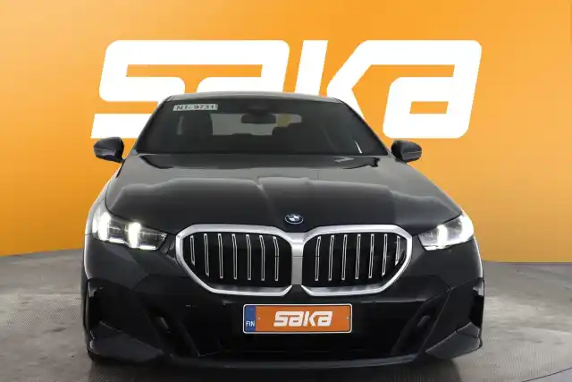  Sedan, BMW 530 – VAR-11818